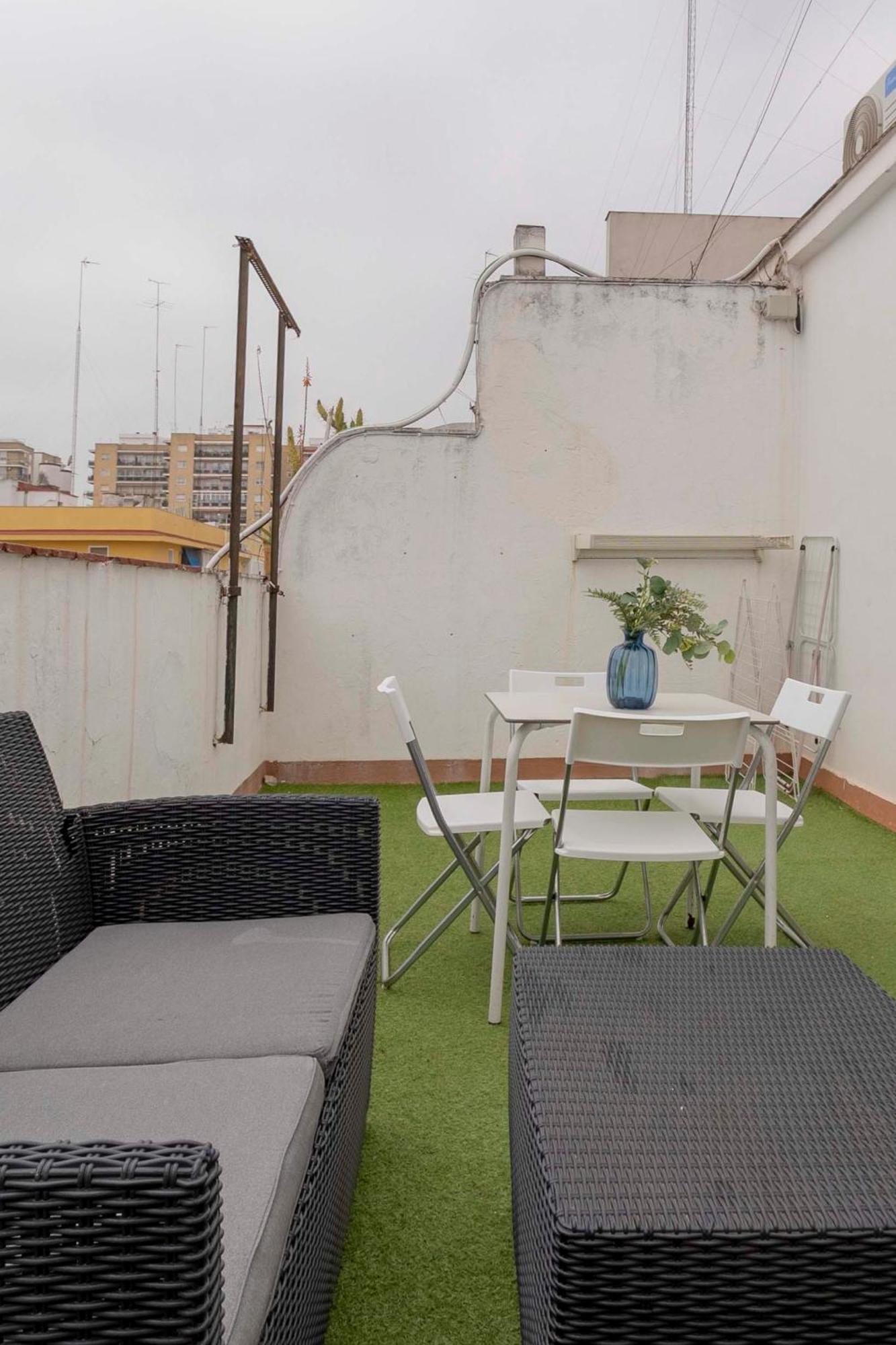 Apartamentos Los Remedios Seville Exterior photo